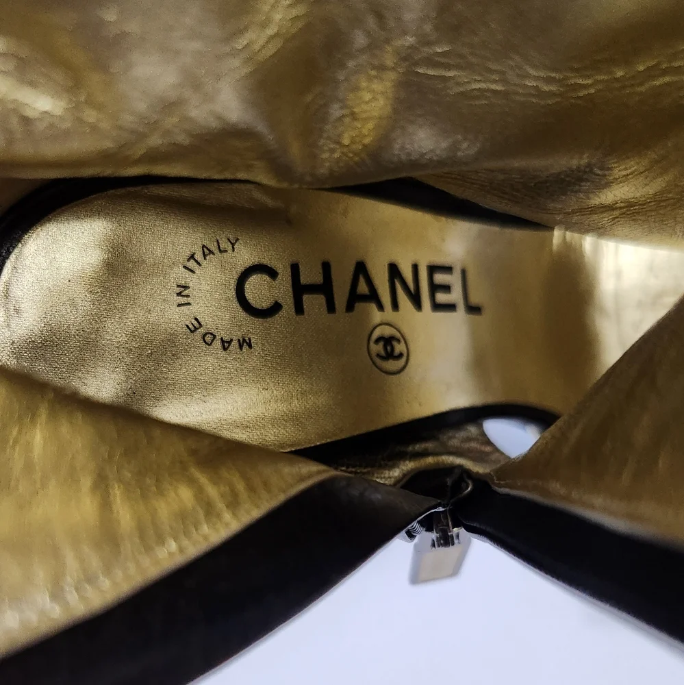 CHANEL Black and Cream‎ Heeled Boots